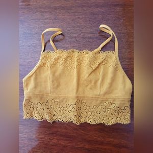 🌻 3 for $15 Rose & Vine tank top. Size xsmall.